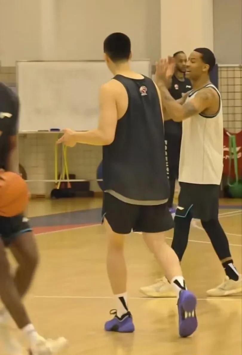 KOK体育-竞技场上有球员伤愈复出，是否可以改变比分？