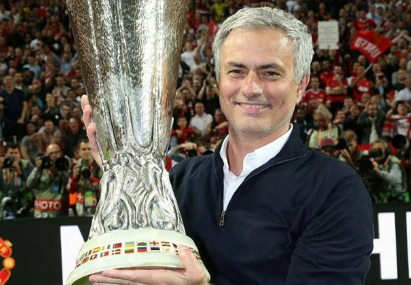 KOK体育-阿贾克斯斩获联赛杯冠军，全队欣喜若狂(阿贾克斯冠军次数)